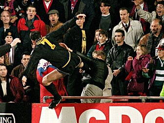 Eric Cantona's Kung-Fu Kick an...